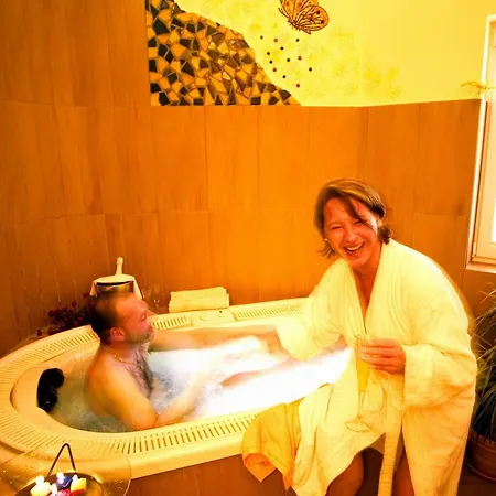 Weingaertner Szálloda Bad Wildbad